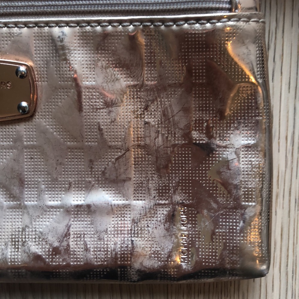 Michael Kors wristlet - Picture 4 of 8